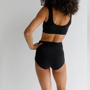 ARQ WIDE-STRAP BRA & HIGH-RISE UNDIES